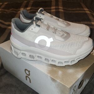 Ladies On Cloudmonster Void Size 8